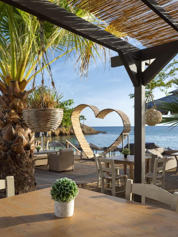 Beach Hotel Kapahi ペフカリ エクステリア 写真